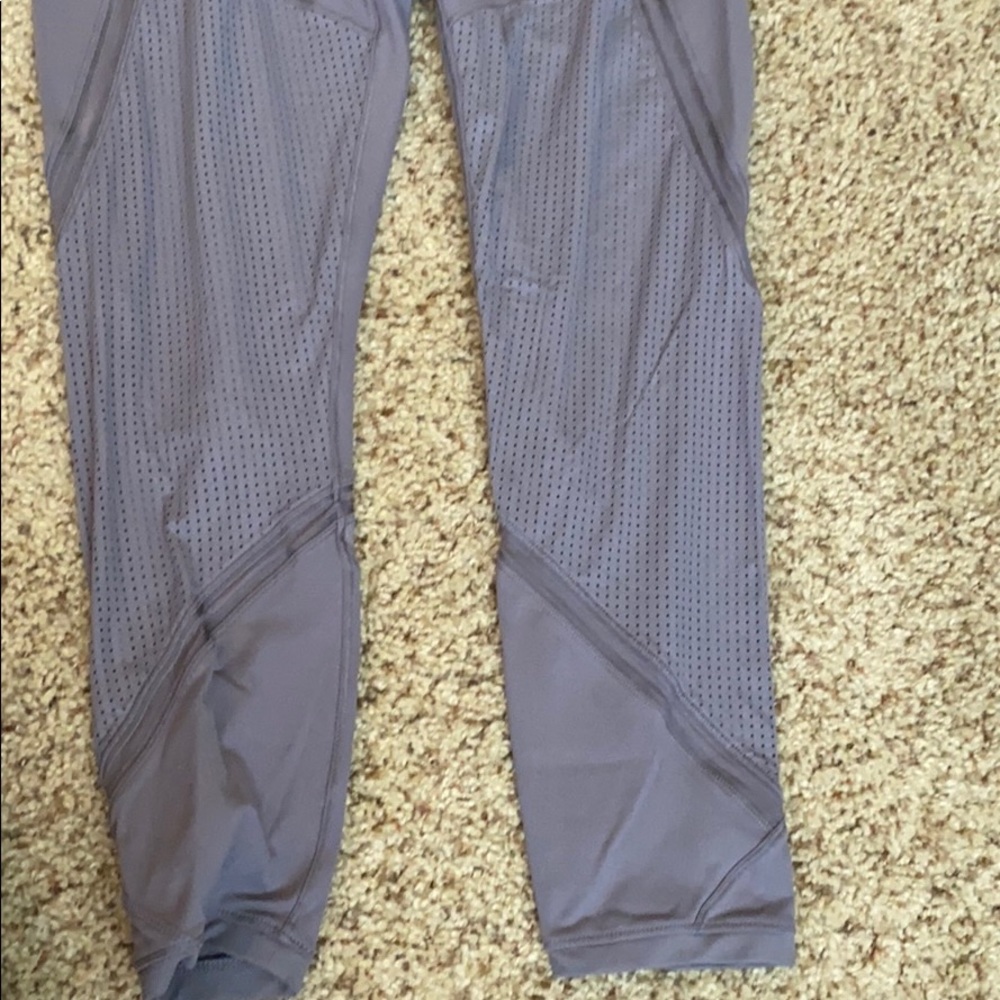 Cal is by Carrie Underwood 3/4 tights - Picture 3 of 6